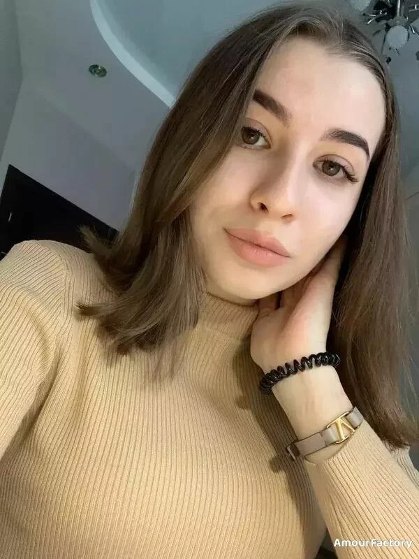 Lolita Profile image 4