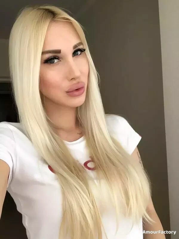 Aleksandra Profile image 3