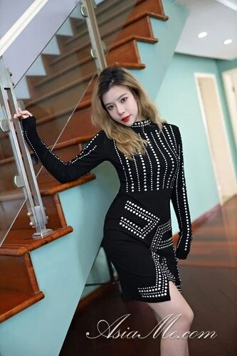 Helen Profile image 1